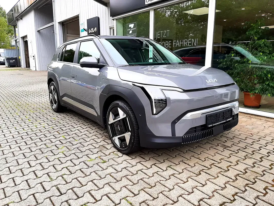 Kia EV3 - Thumbnail 4