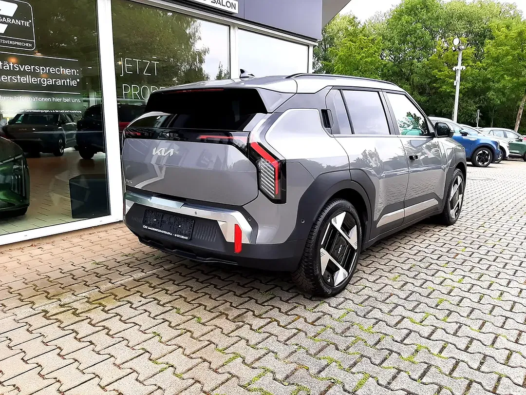 Kia EV3 - Thumbnail 5
