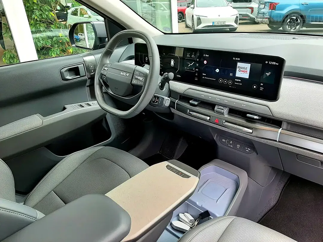 Kia EV3 - Thumbnail 9