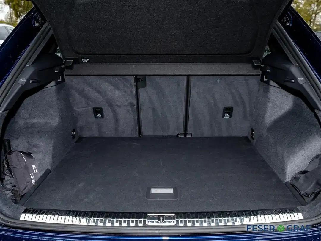 Audi Q3 - Thumbnail 9