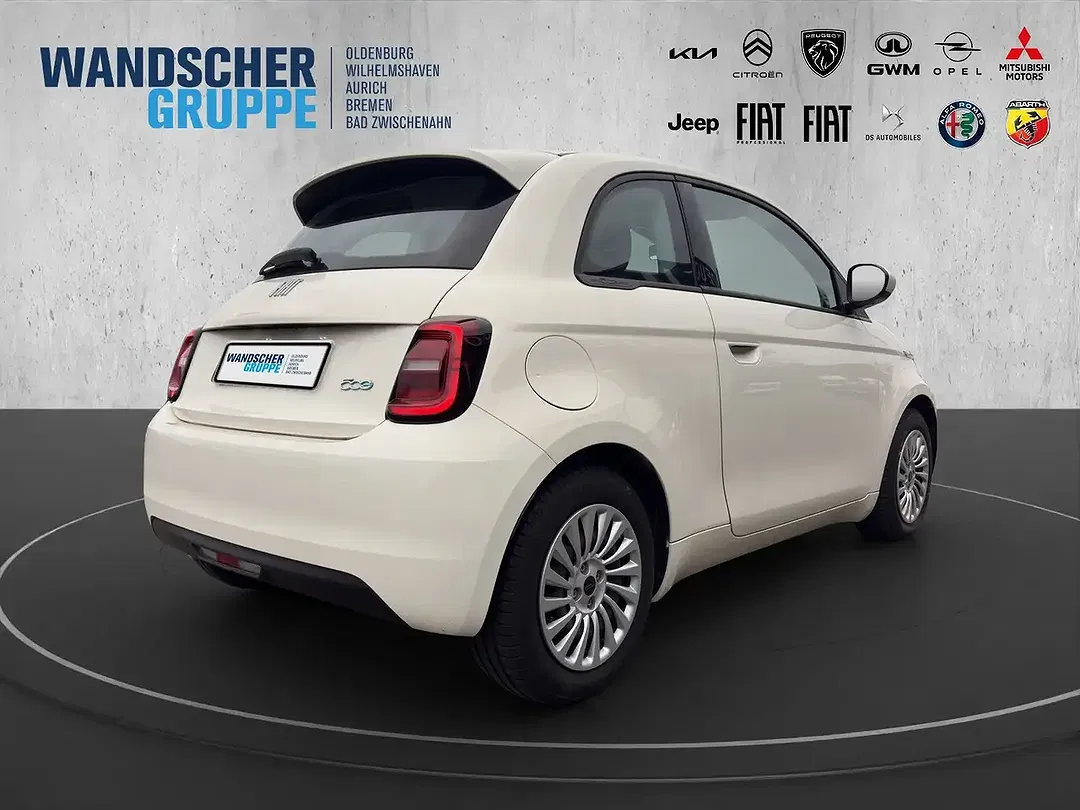 Fiat 500e - Thumbnail 6