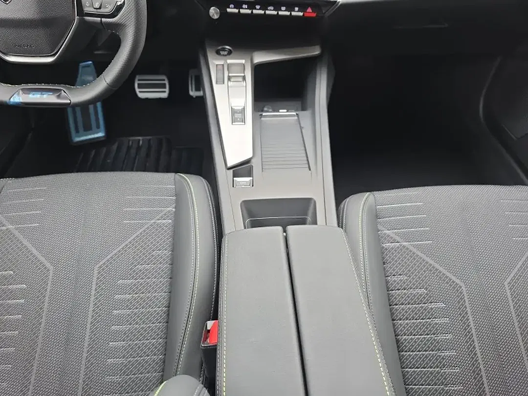 Peugeot 308 - Thumbnail 11