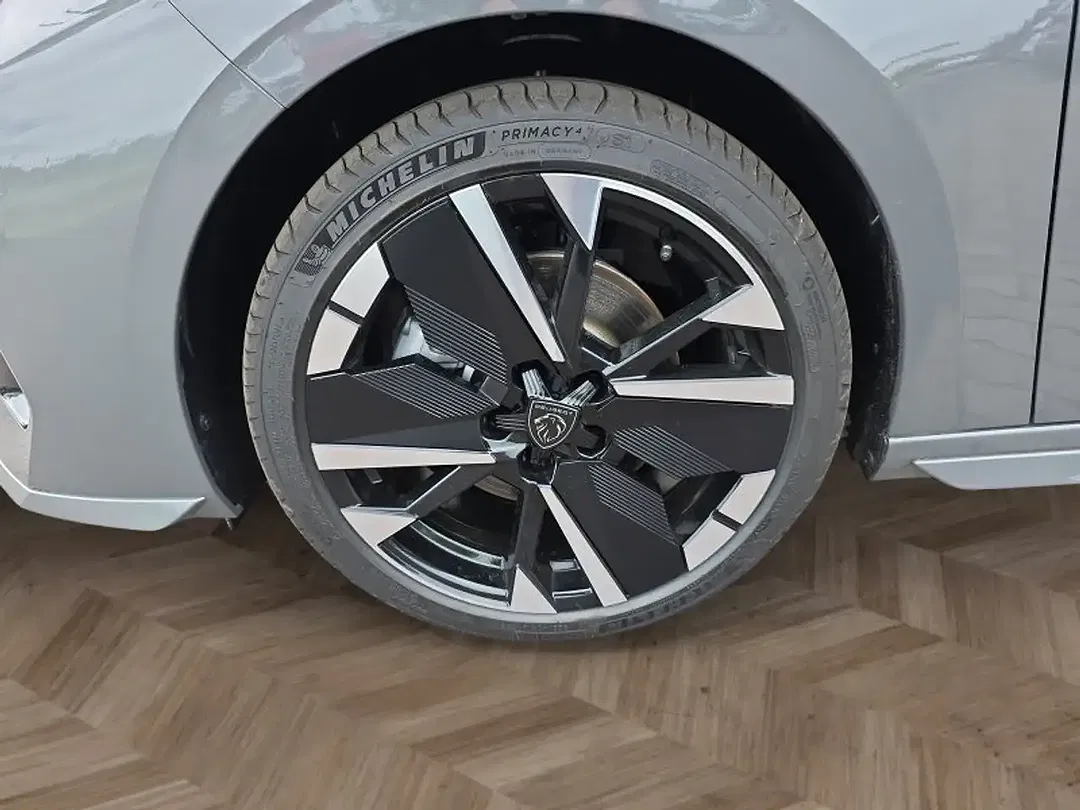 Peugeot 308 - Thumbnail 14