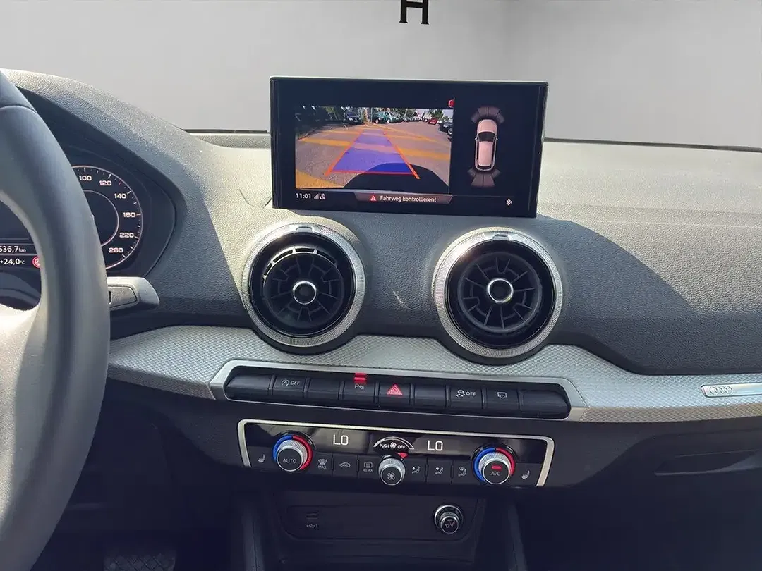 Audi Q2 - Thumbnail 12