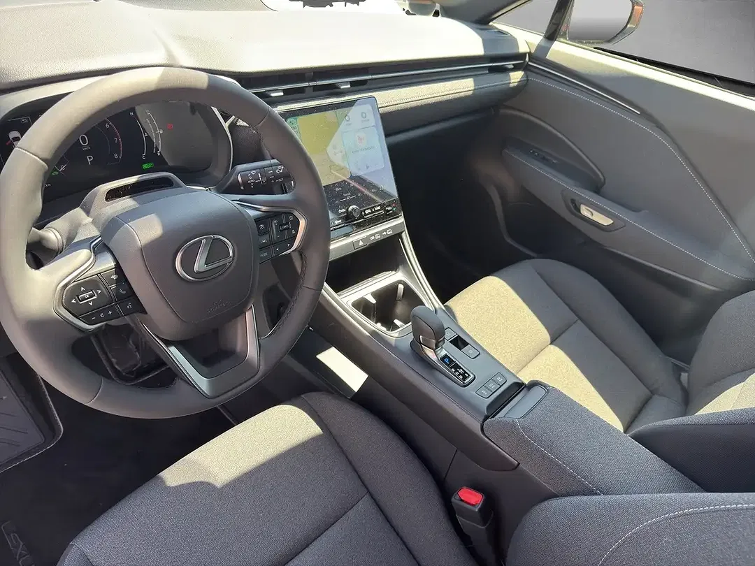 Lexus LBX - Thumbnail 13