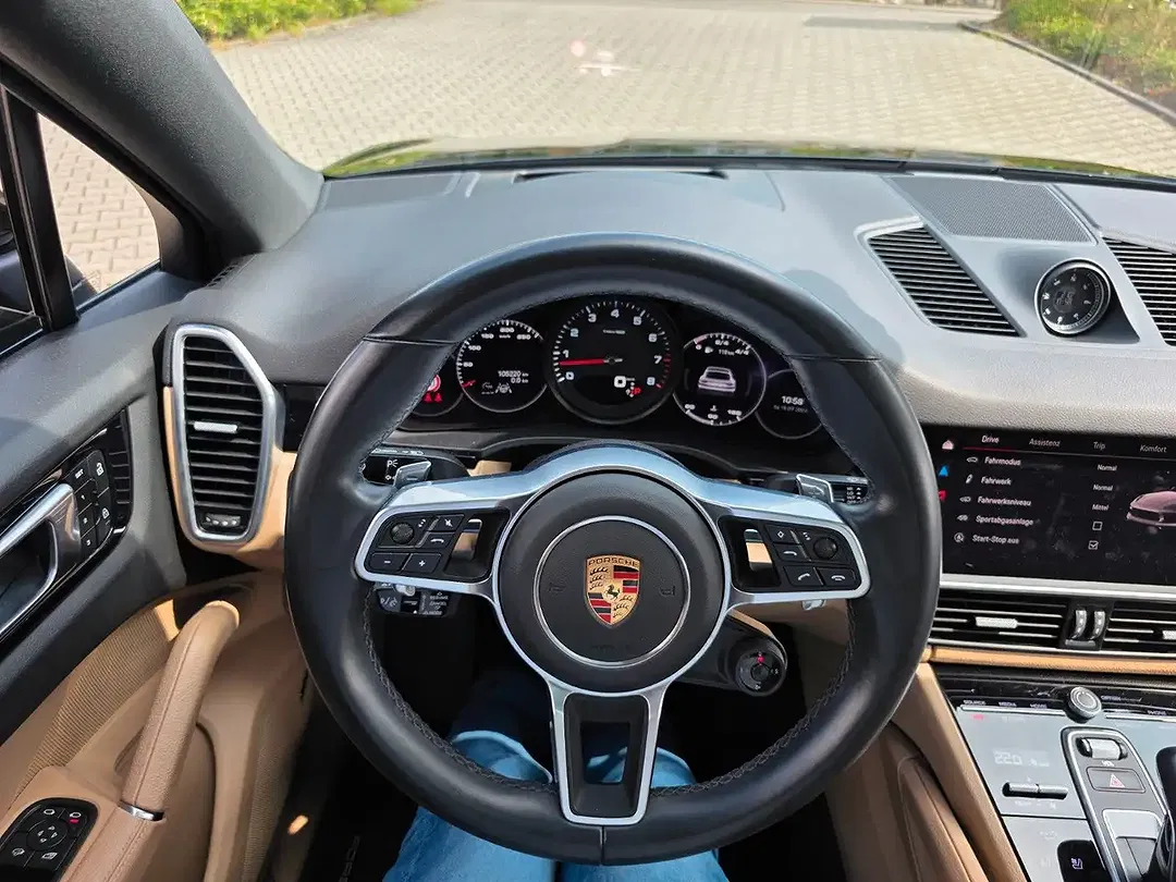 Porsche Cayenne - Thumbnail 10