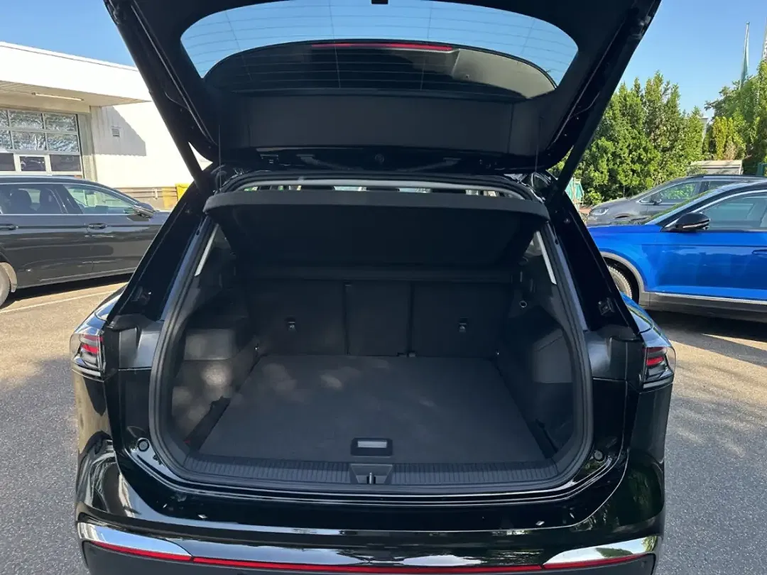 Volkswagen Tiguan - Thumbnail 10