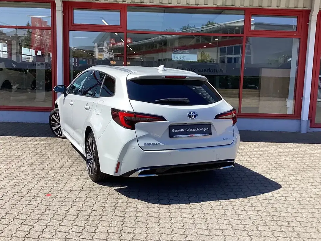 Toyota Corolla - Thumbnail 2