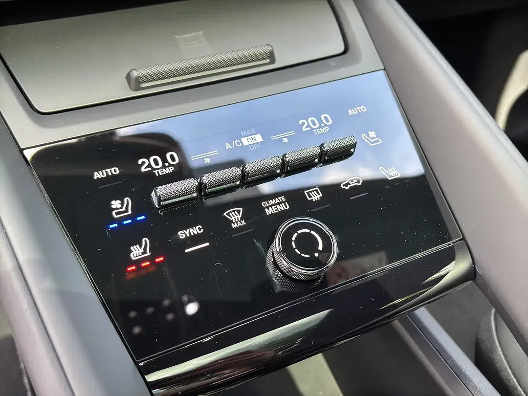 Porsche Macan - Thumbnail 10