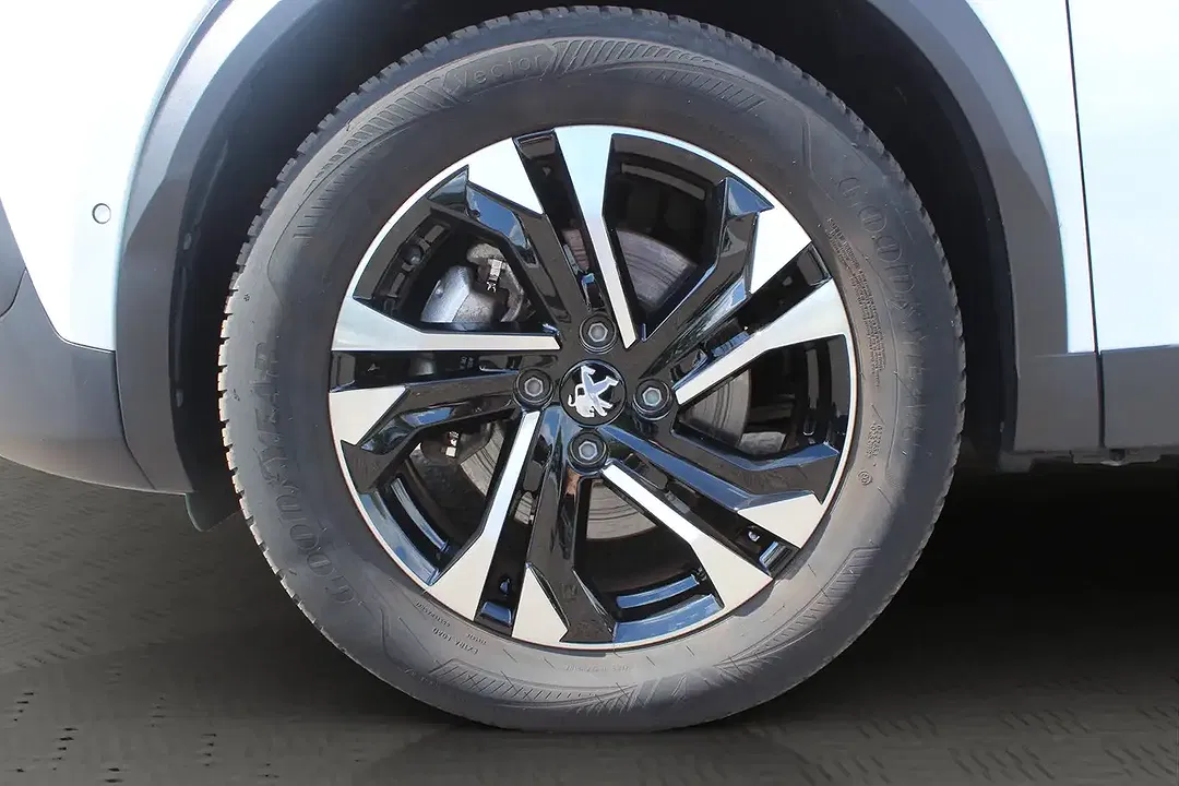 Peugeot e-2008 - Thumbnail 6