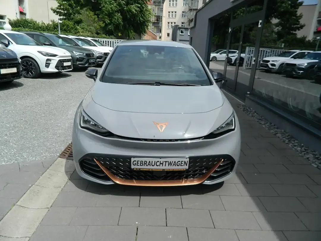 CUPRA Born - Thumbnail 2
