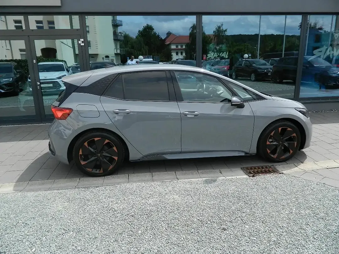 CUPRA Born - Thumbnail 5