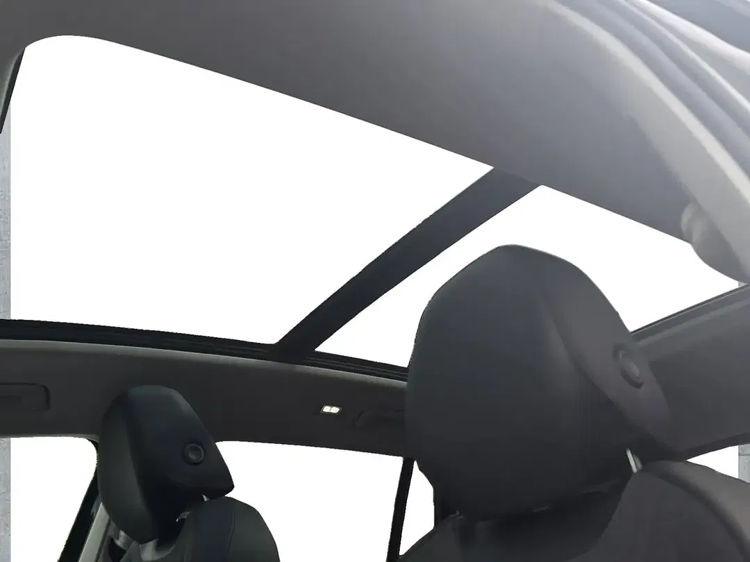 Volkswagen Tiguan - Thumbnail 3
