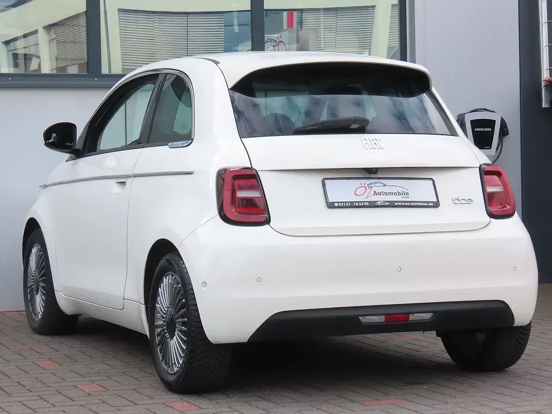 Fiat 500e - Thumbnail 9