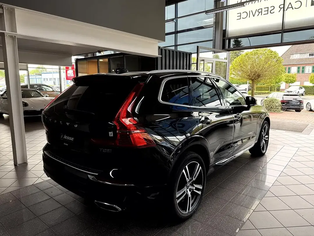 Volvo XC60 - Thumbnail 3