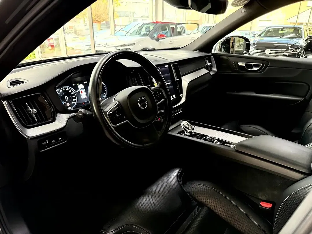 Volvo XC60 - Thumbnail 5