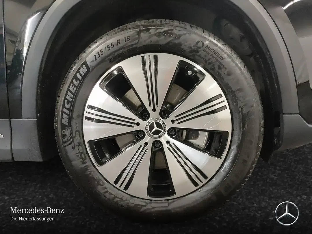 Mercedes-Benz EQA 300 - Thumbnail 5