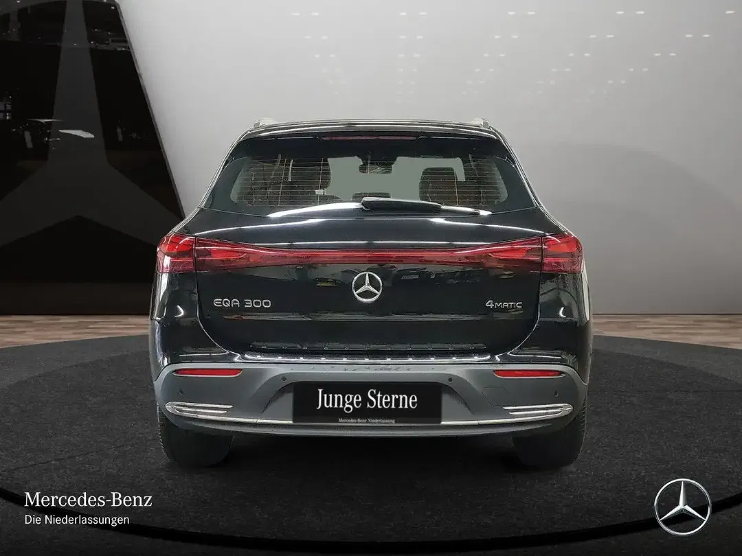 Mercedes-Benz EQA 300 - Thumbnail 8