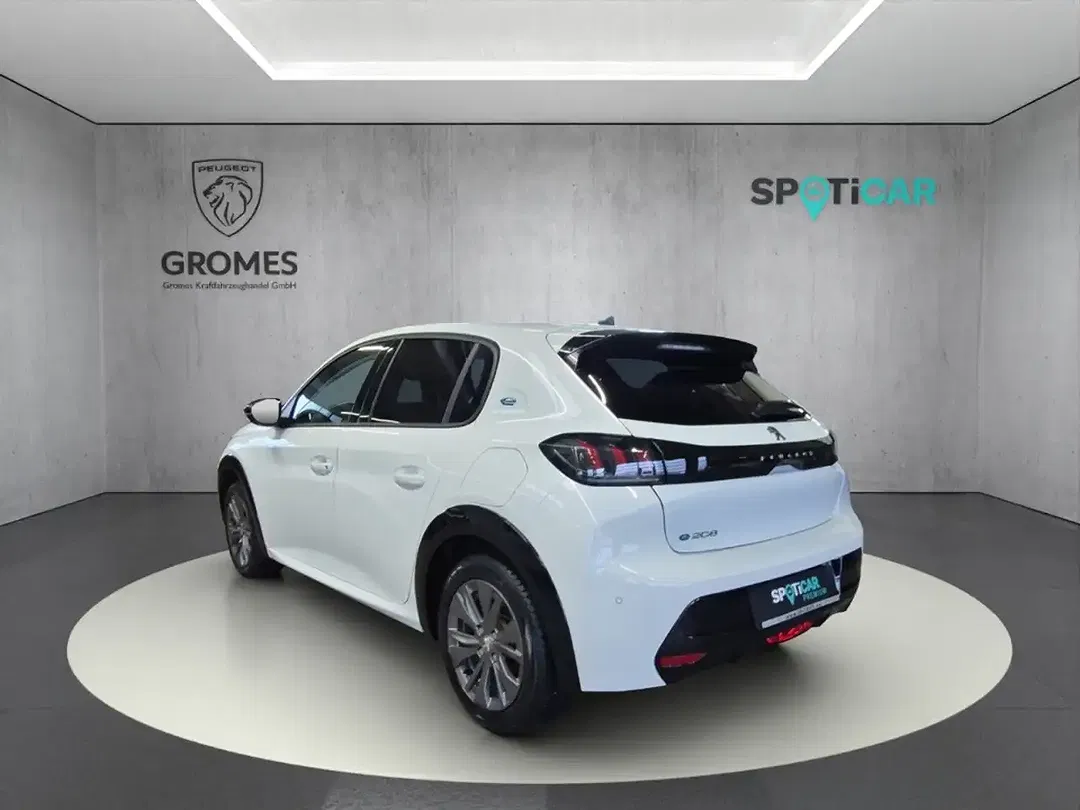 Peugeot 208 - Thumbnail 5