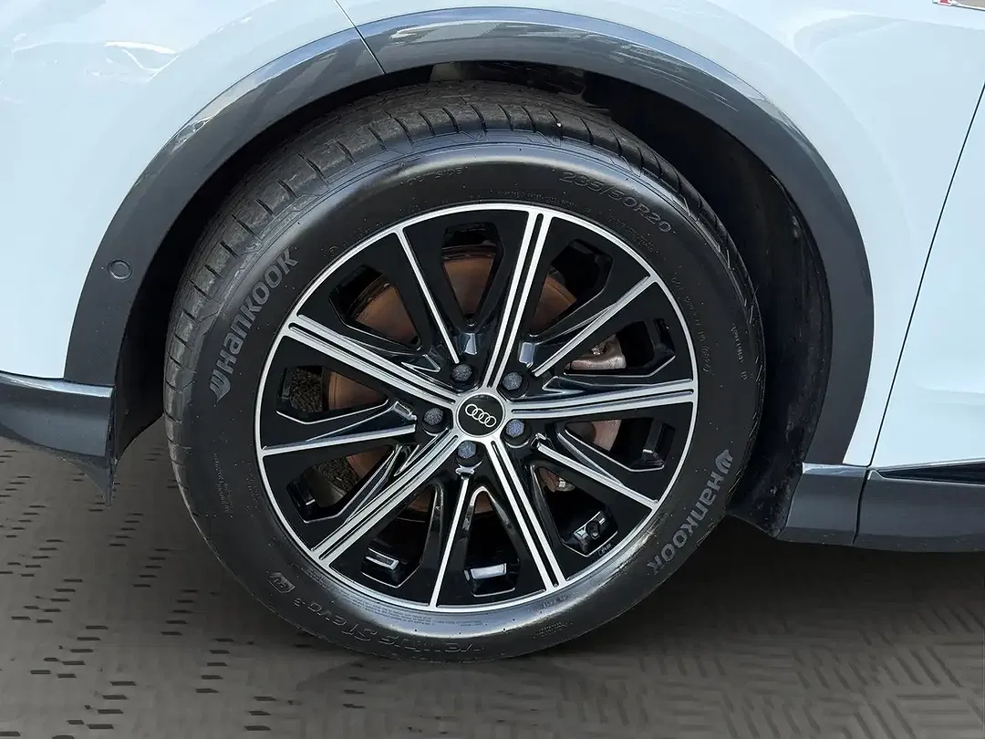 Audi Q4 e-tron - Thumbnail 7