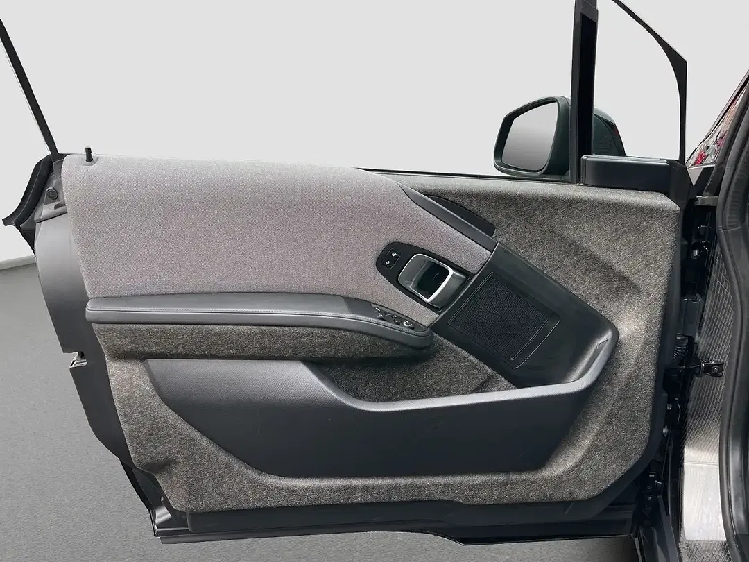 BMW i3 - Thumbnail 12