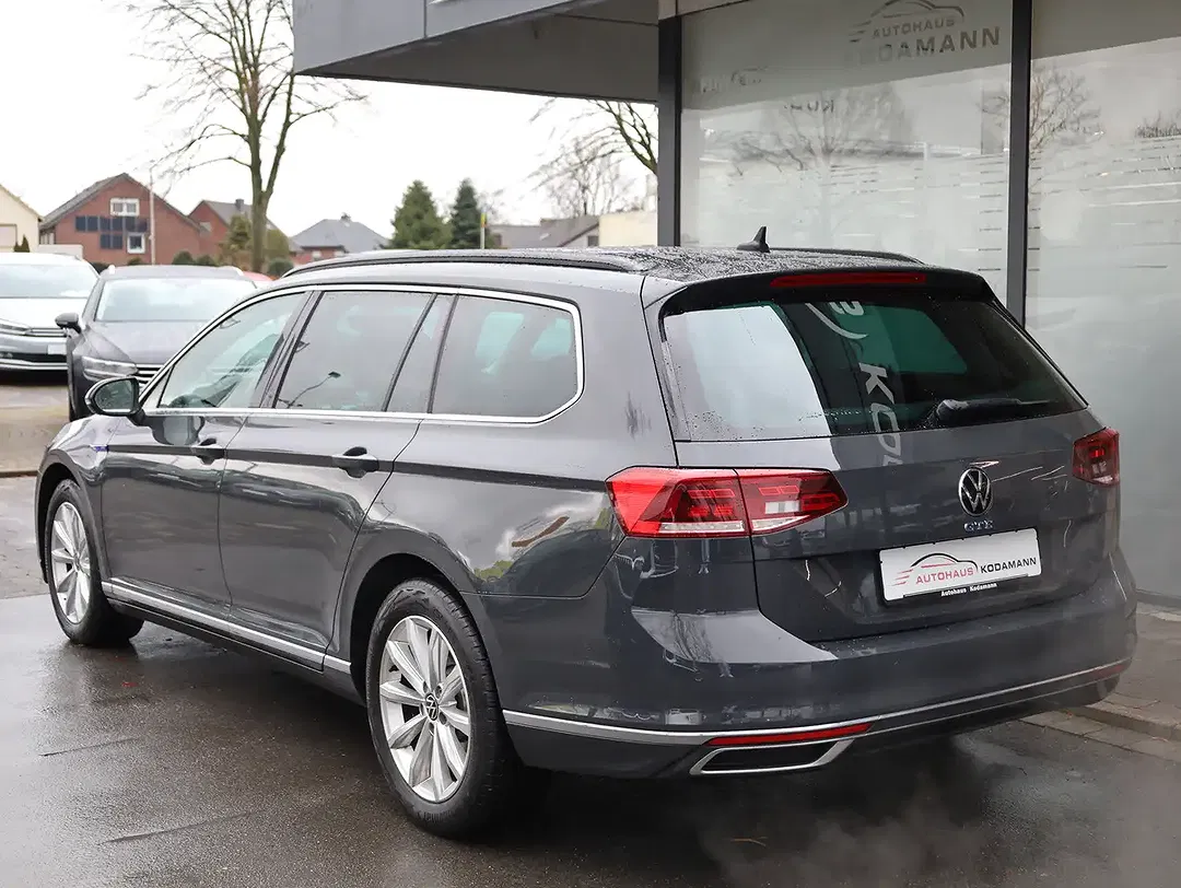 Volkswagen Passat Variant - Thumbnail 4