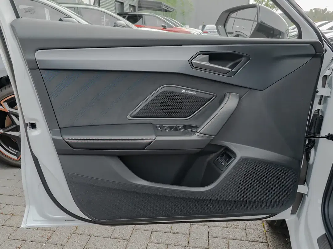 CUPRA Leon - Thumbnail 9