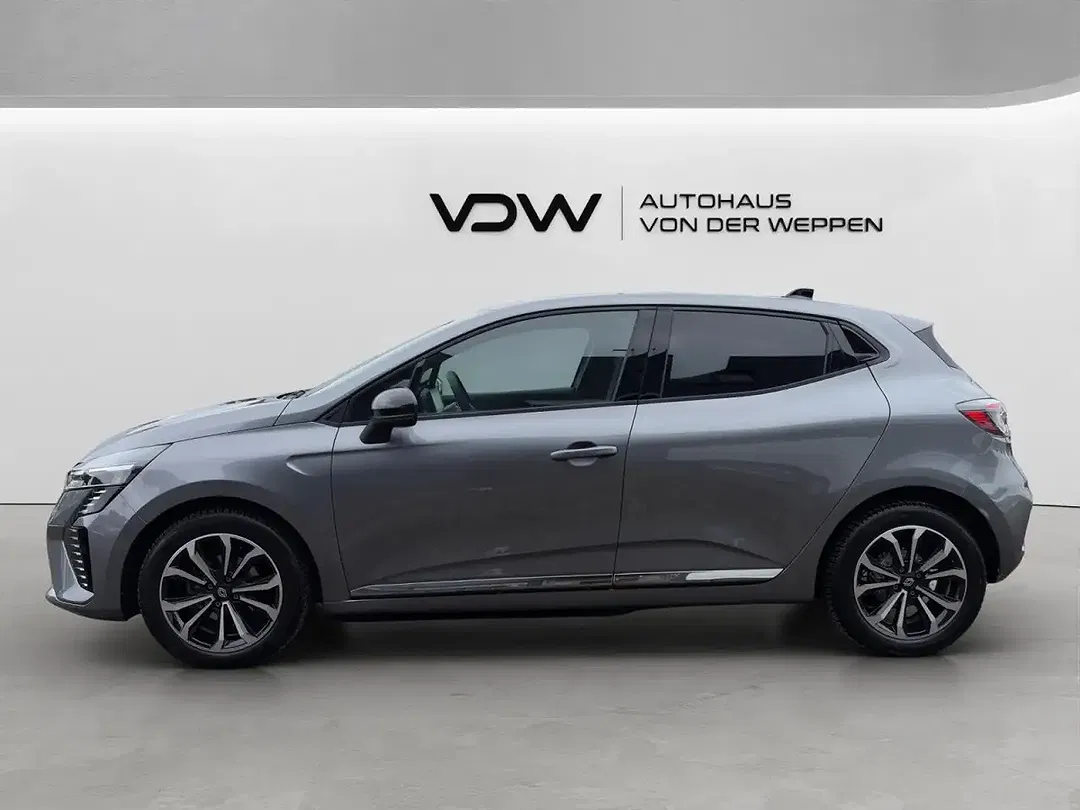 Renault Clio - Thumbnail 3