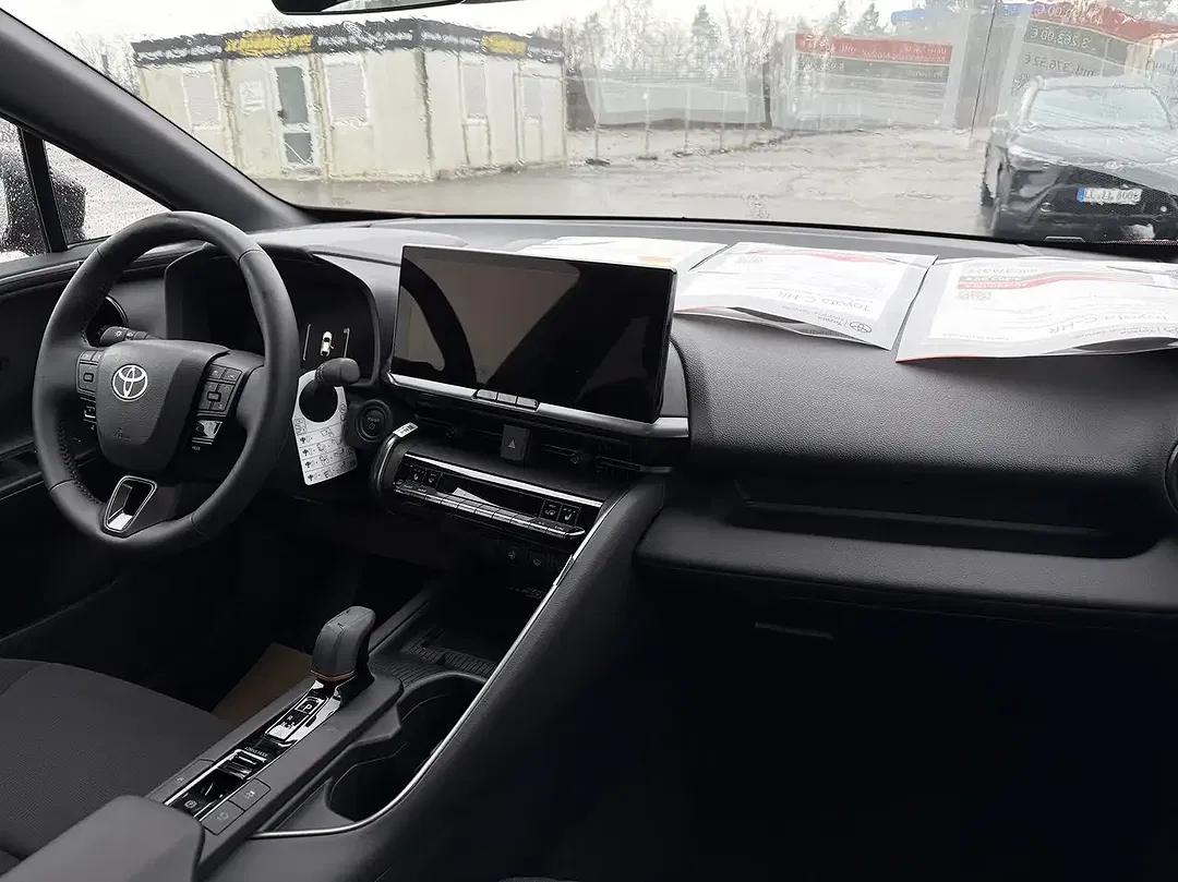 Toyota C-HR - Thumbnail 10