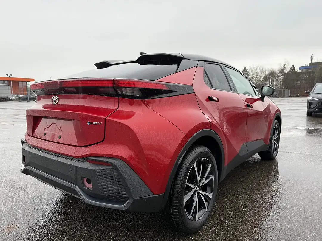 Toyota C-HR - Thumbnail 4