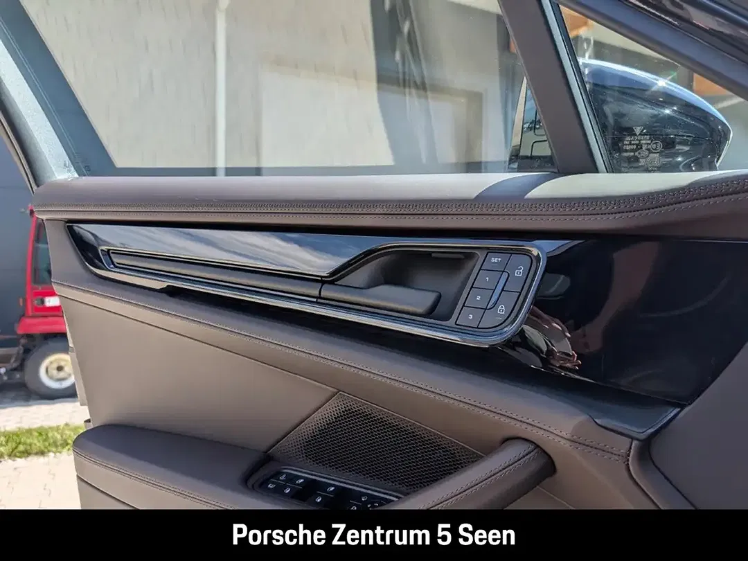 Porsche Panamera - Thumbnail 20