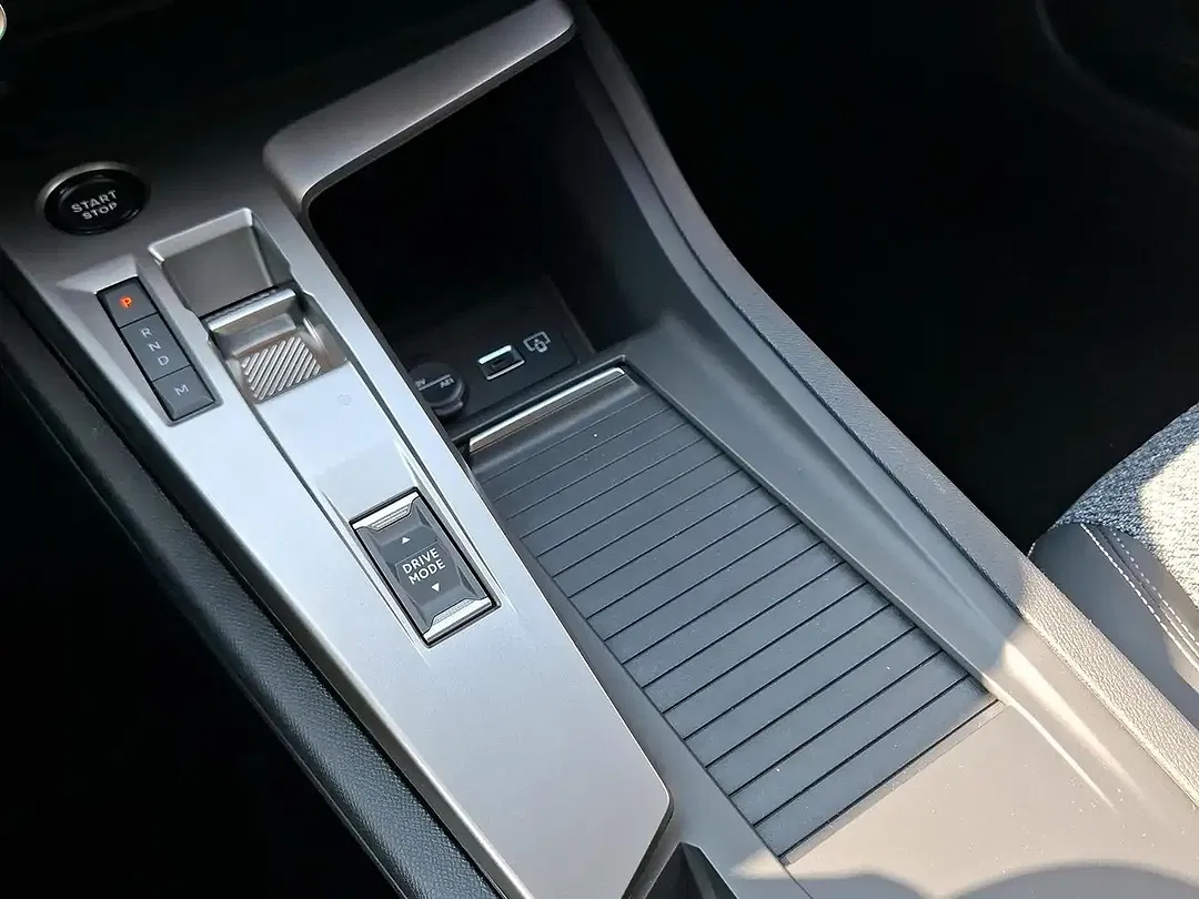 Peugeot 308 - Thumbnail 11