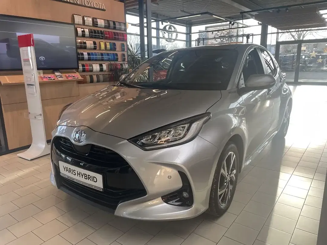 Toyota Yaris - Thumbnail 3