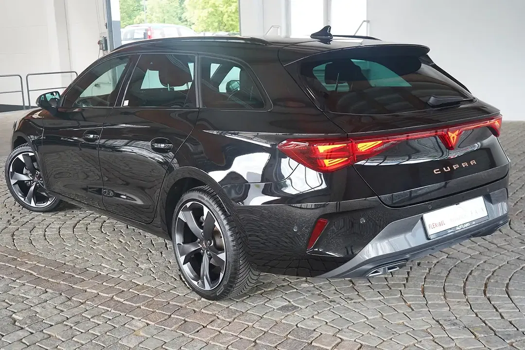 CUPRA Leon - Thumbnail 3