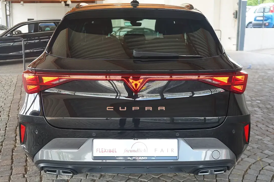 CUPRA Leon - Thumbnail 4
