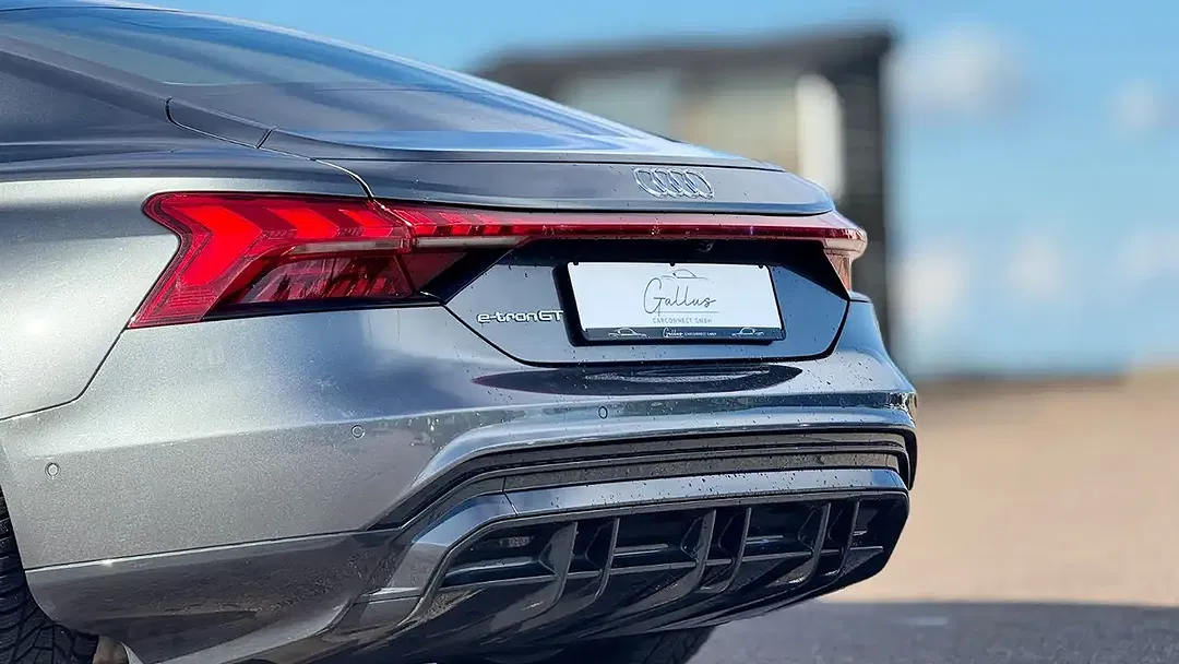 Audi e-tron GT - Thumbnail 6