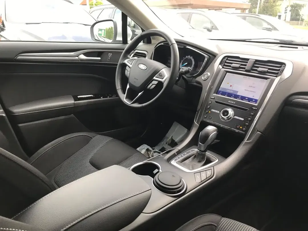 Ford Mondeo - Thumbnail 3