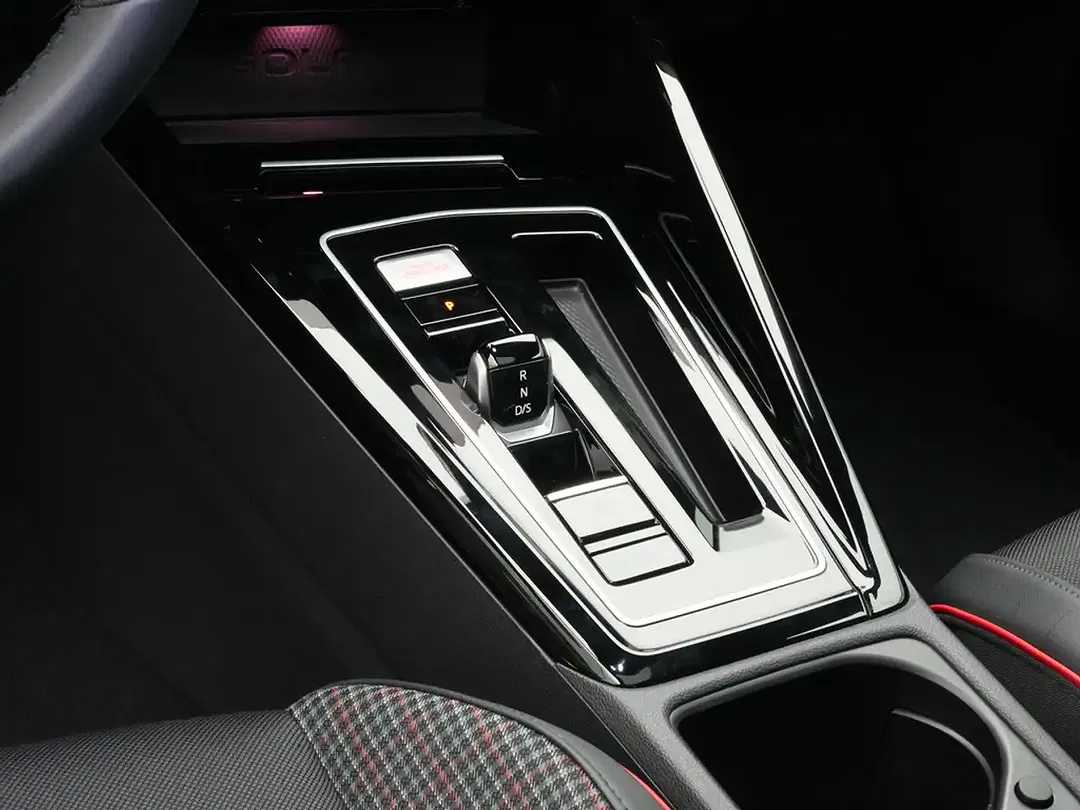 Volkswagen Golf GTI - Thumbnail 10