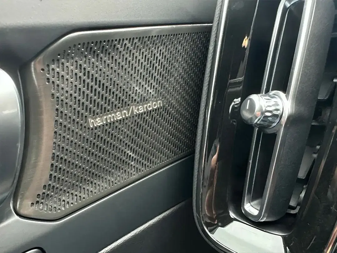 Volvo EX40 - Thumbnail 11