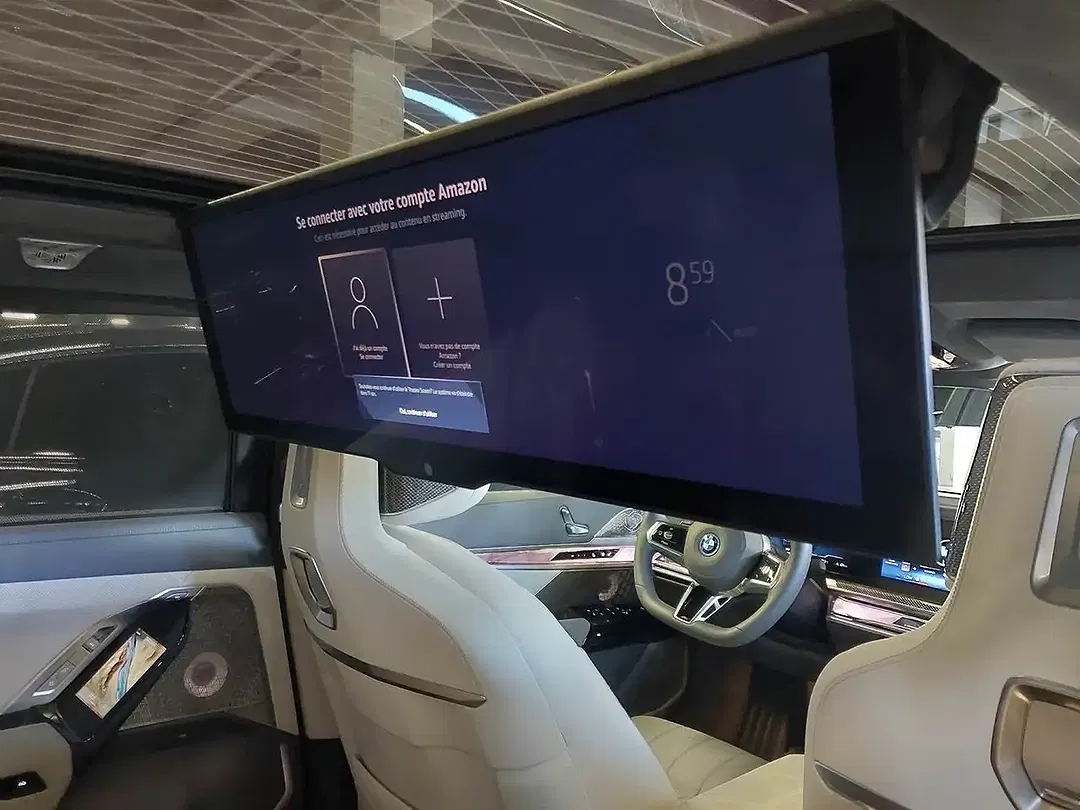BMW i7 - Thumbnail 13