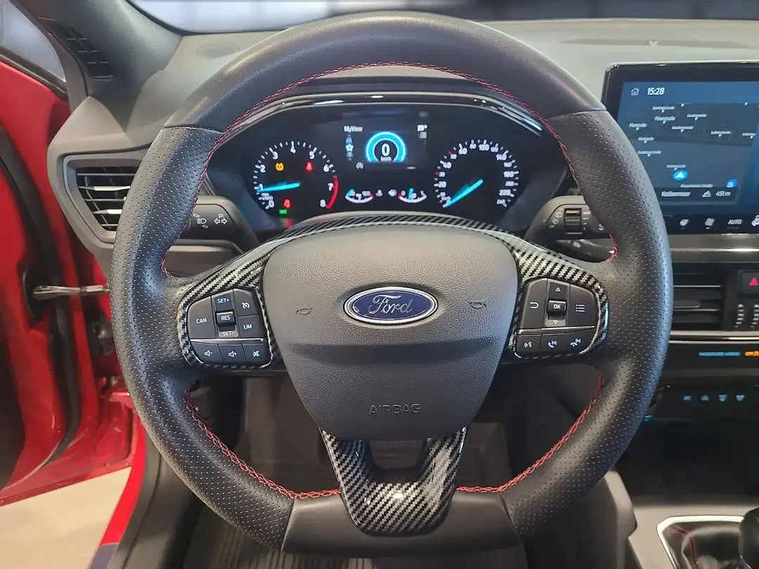 Ford Focus - Thumbnail 14