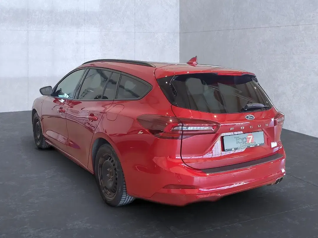 Ford Focus - Thumbnail 3