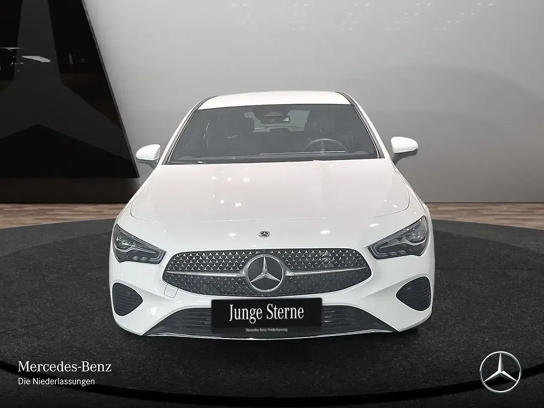 Mercedes-Benz CLA 180 - Thumbnail 2