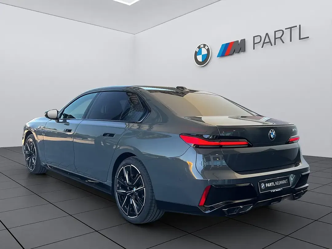 BMW 760 - Thumbnail 3