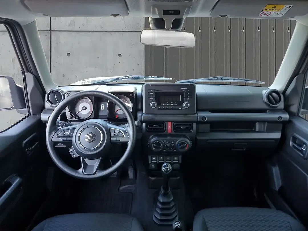 Suzuki Jimny - Thumbnail 11