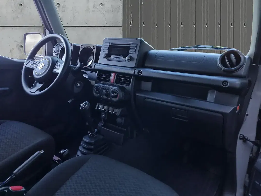 Suzuki Jimny - Thumbnail 14
