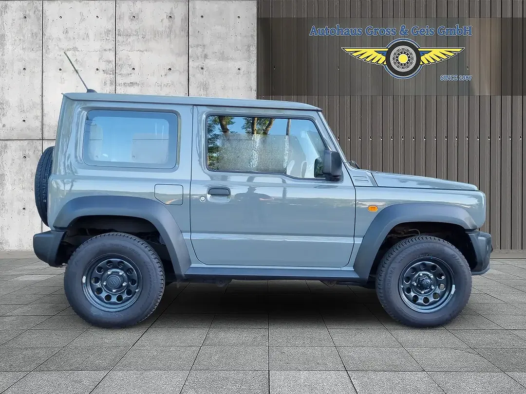 Suzuki Jimny - Thumbnail 5