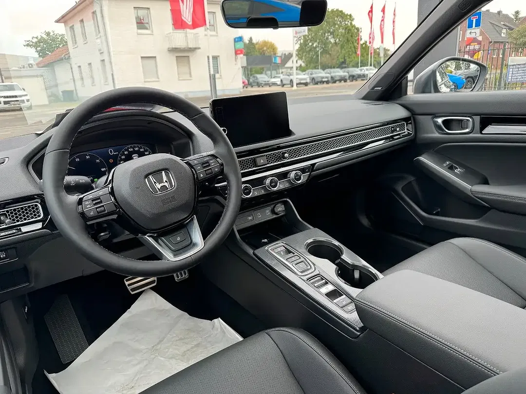 Honda Civic - Thumbnail 9