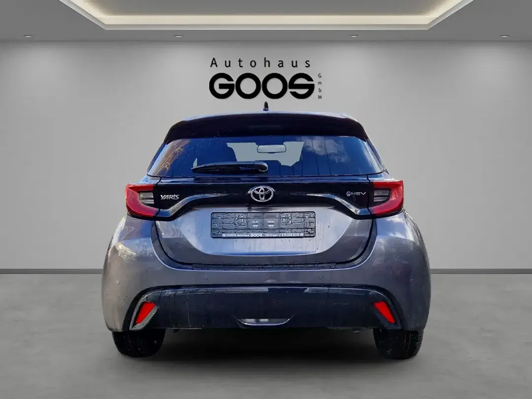 Toyota Yaris - Thumbnail 4