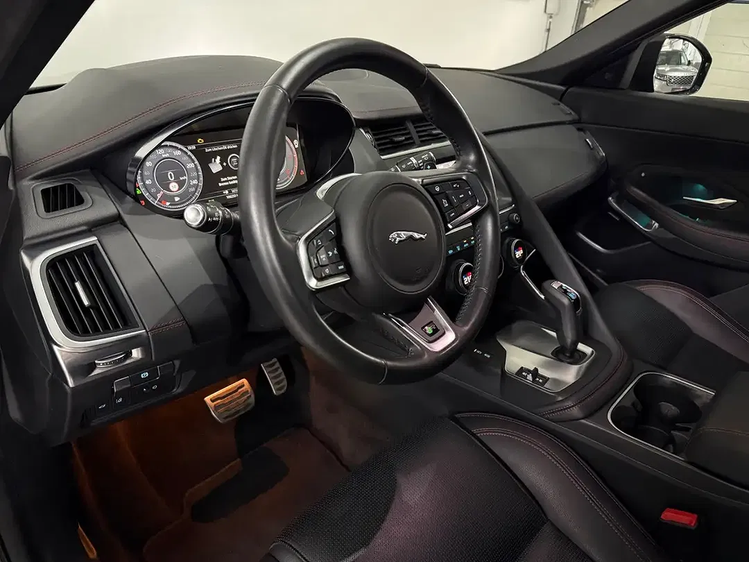 Jaguar E-Pace - Thumbnail 10